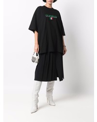 schwarzes besticktes T-Shirt mit einem Rundhalsausschnitt von Vetements