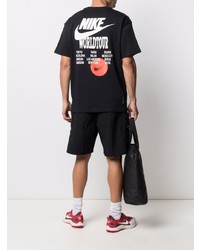 schwarzes besticktes T-Shirt mit einem Rundhalsausschnitt von Nike