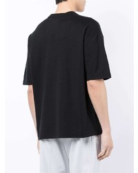 schwarzes besticktes T-Shirt mit einem Rundhalsausschnitt von Giorgio Armani