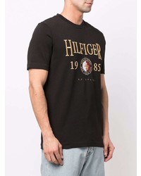 schwarzes besticktes T-Shirt mit einem Rundhalsausschnitt von Tommy Hilfiger