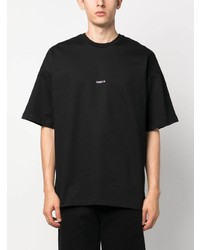 schwarzes besticktes T-Shirt mit einem Rundhalsausschnitt von Oamc