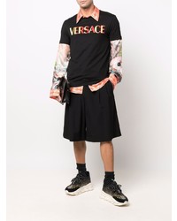 schwarzes besticktes T-Shirt mit einem Rundhalsausschnitt von Versace