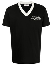 schwarzes besticktes T-Shirt mit einem V-Ausschnitt von Alexander McQueen