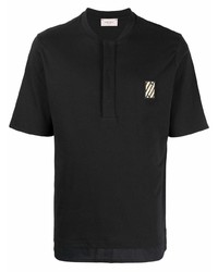 schwarzes besticktes T-shirt mit einer Knopfleiste von Low Brand
