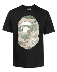 schwarzes Camouflage T-Shirt mit einem Rundhalsausschnitt von A Bathing Ape