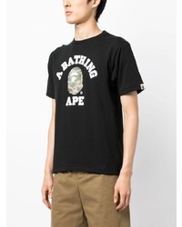 schwarzes Camouflage T-Shirt mit einem Rundhalsausschnitt von A Bathing Ape