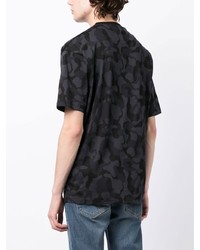 schwarzes Camouflage T-Shirt mit einem Rundhalsausschnitt von Karl Lagerfeld