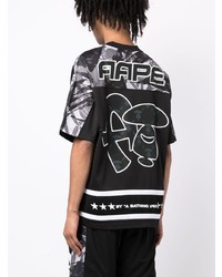 schwarzes Camouflage T-Shirt mit einem V-Ausschnitt von AAPE BY A BATHING APE