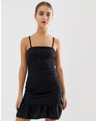 schwarzes figurbetontes Kleid von In The Style