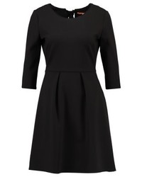 schwarzes Freizeitkleid von Hugo Boss