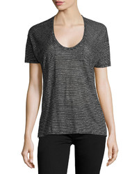 schwarzes horizontal gestreiftes T-Shirt mit einem Rundhalsausschnitt