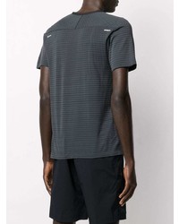 schwarzes horizontal gestreiftes T-Shirt mit einem Rundhalsausschnitt von Nike