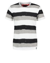 schwarzes horizontal gestreiftes T-Shirt mit einem Rundhalsausschnitt von INDICODE JEANS