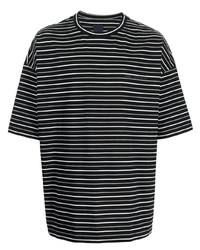 schwarzes horizontal gestreiftes T-Shirt mit einem Rundhalsausschnitt von Juun.J