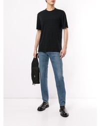 schwarzes horizontal gestreiftes T-Shirt mit einem Rundhalsausschnitt von Giorgio Armani