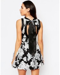 schwarzes Kleid mit Blumenmuster von Max C