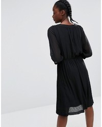 schwarzes Kleid von Monki
