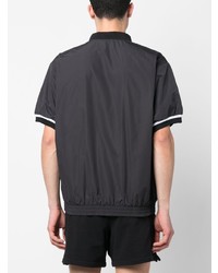 schwarzes Kurzarmhemd von Nike