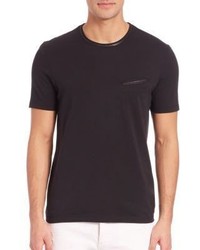 schwarzes Leder T-Shirt mit einem Rundhalsausschnitt