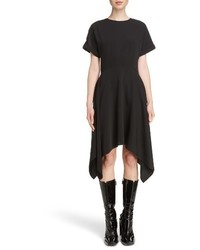 schwarzes leichtes Kleid