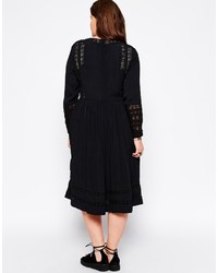 schwarzes Midikleid aus Spitze von Asos