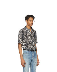 schwarzes Seide Kurzarmhemd mit Leopardenmuster von Saint Laurent