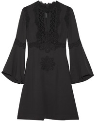 schwarzes Spitzekleid von Elie Saab