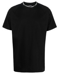 schwarzes Strick T-Shirt mit einem Rundhalsausschnitt von Family First