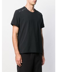 schwarzes T-Shirt mit einem Rundhalsausschnitt aus Netzstoff von Nike