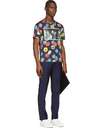 schwarzes T-Shirt mit einem Rundhalsausschnitt mit Blumenmuster von Raf Simons