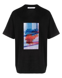schwarzes T-Shirt mit einem Rundhalsausschnitt mit Blumenmuster von Calvin Klein Jeans