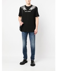 schwarzes T-Shirt mit einem Rundhalsausschnitt mit Blumenmuster von Just Cavalli