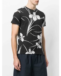 schwarzes T-Shirt mit einem Rundhalsausschnitt mit Blumenmuster von N°21