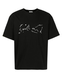 schwarzes T-Shirt mit einem Rundhalsausschnitt mit Blumenmuster von Soulland