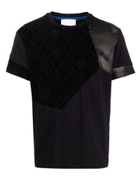 schwarzes T-Shirt mit einem Rundhalsausschnitt mit Flicken von Koché