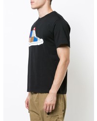 schwarzes T-Shirt mit einem Rundhalsausschnitt mit Flicken von Mostly Heard Rarely Seen 8-Bit