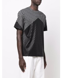 schwarzes T-Shirt mit einem Rundhalsausschnitt mit geometrischem Muster von Emporio Armani