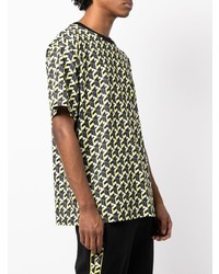 schwarzes T-Shirt mit einem Rundhalsausschnitt mit geometrischem Muster von MCM