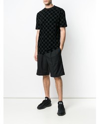 schwarzes T-Shirt mit einem Rundhalsausschnitt mit Karomuster von McQ Alexander McQueen