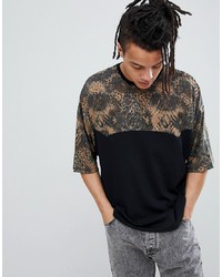 schwarzes T-Shirt mit einem Rundhalsausschnitt mit Leopardenmuster