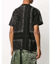 schwarzes T-Shirt mit einem Rundhalsausschnitt mit Paisley-Muster von Sacai