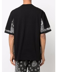 schwarzes T-Shirt mit einem Rundhalsausschnitt mit Paisley-Muster von Sacai