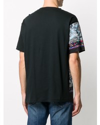 schwarzes T-Shirt mit einem Rundhalsausschnitt mit Paisley-Muster von VERSACE JEANS COUTURE