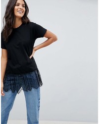 schwarzes T-Shirt mit einem Rundhalsausschnitt mit Rüschen von Asos