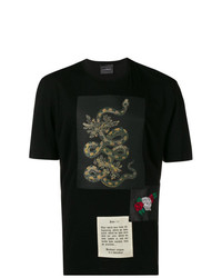 schwarzes T-Shirt mit einem Rundhalsausschnitt mit Schlangenmuster von John Richmond