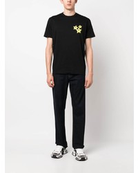 schwarzes T-Shirt mit einem Rundhalsausschnitt mit Sternenmuster von DSQUARED2