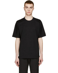 schwarzes T-Shirt mit einem Rundhalsausschnitt von 08sircus