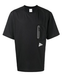 schwarzes T-Shirt mit einem Rundhalsausschnitt von And Wander