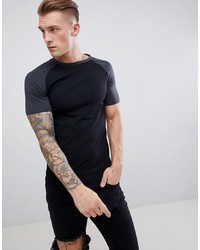 schwarzes T-Shirt mit einem Rundhalsausschnitt von ASOS DESIGN