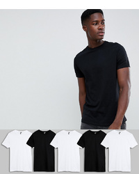 schwarzes T-Shirt mit einem Rundhalsausschnitt von ASOS DESIGN